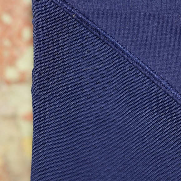 Lululemon Navy Leggings w. Pockets - Picture 2 of 6